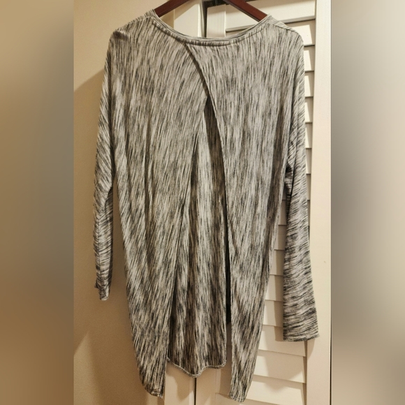 Long sleeve casual top - Picture 3 of 3